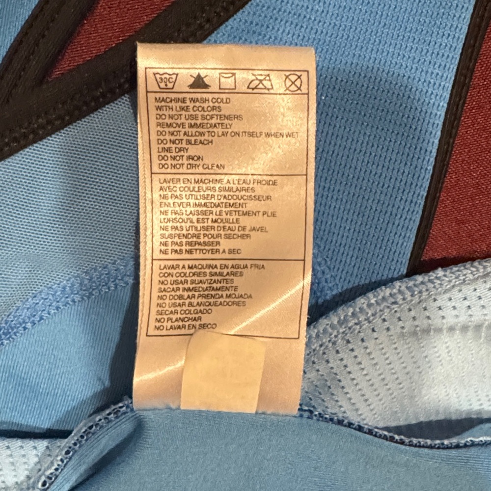 2 Nike Sports Tank Tops - 1 Blue & 1 Pink Tank Top (Pack of 2) - Size M - Picture 9 of 14